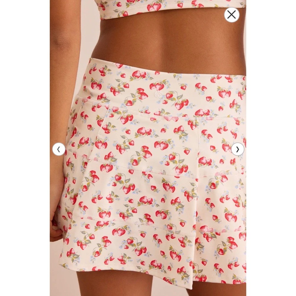 AS Revival Ivory Red Strawberry Print Tennis Skort Athletic Skirt Size Large - Picture 4 of 8